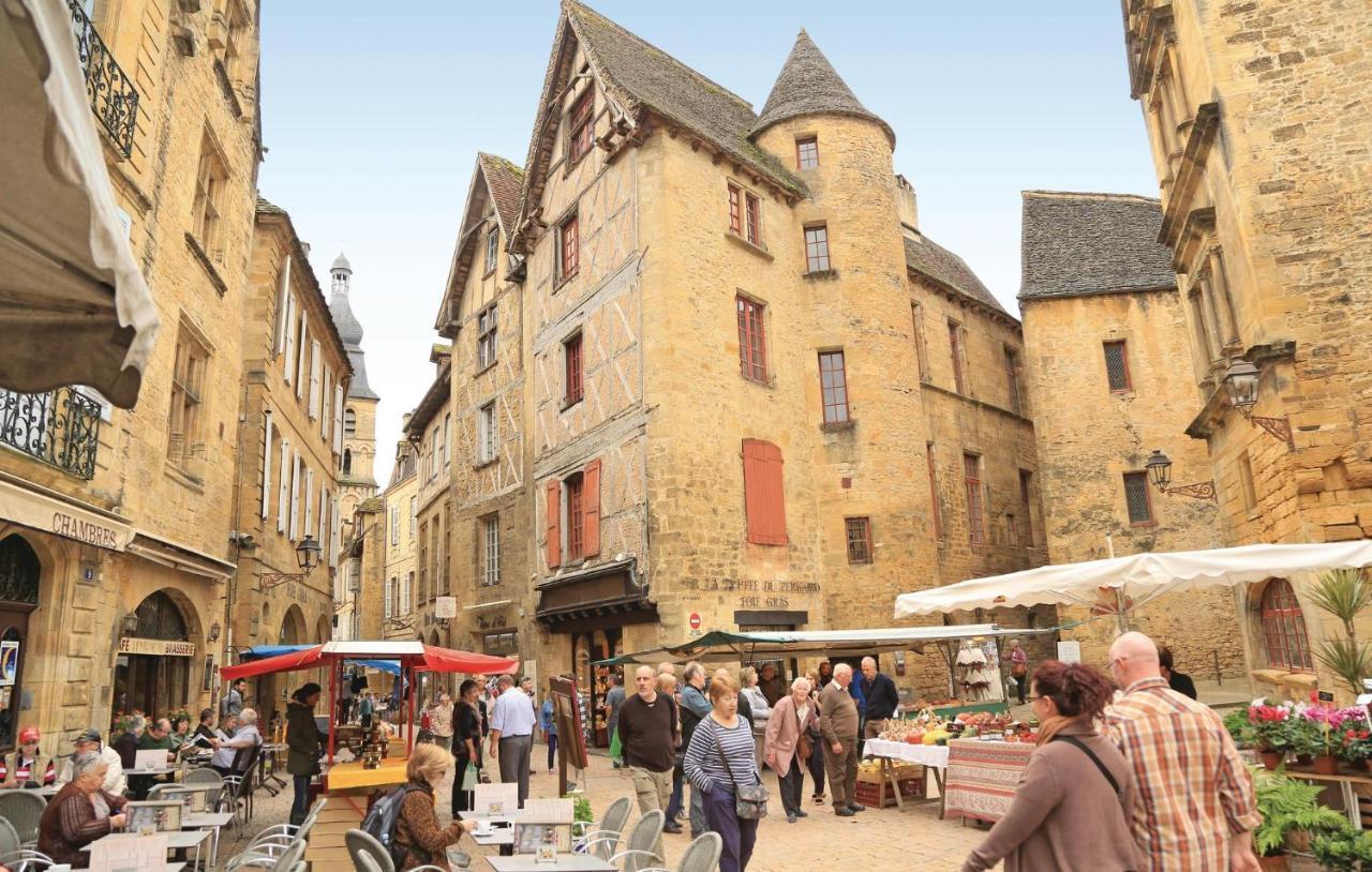 Cozy Home In Cenac-Et-Saint-Julien With Wifi Экстерьер фото